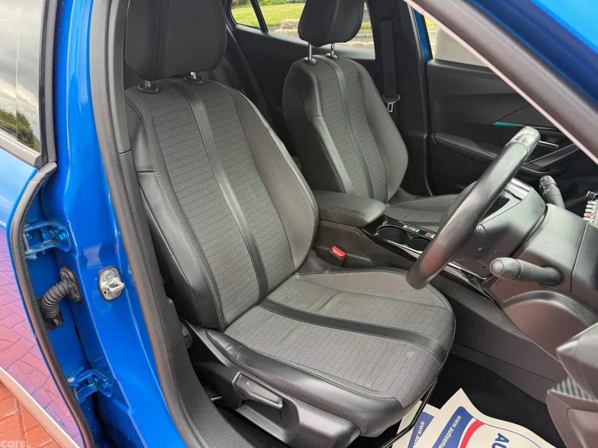 Peugeot 2008 SUV, Diesel, 2021, Blue