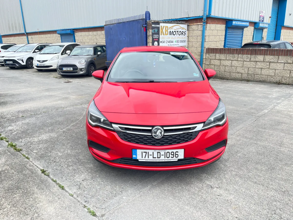 Vauxhall Astra Hatchback, Diesel, 2017, Red