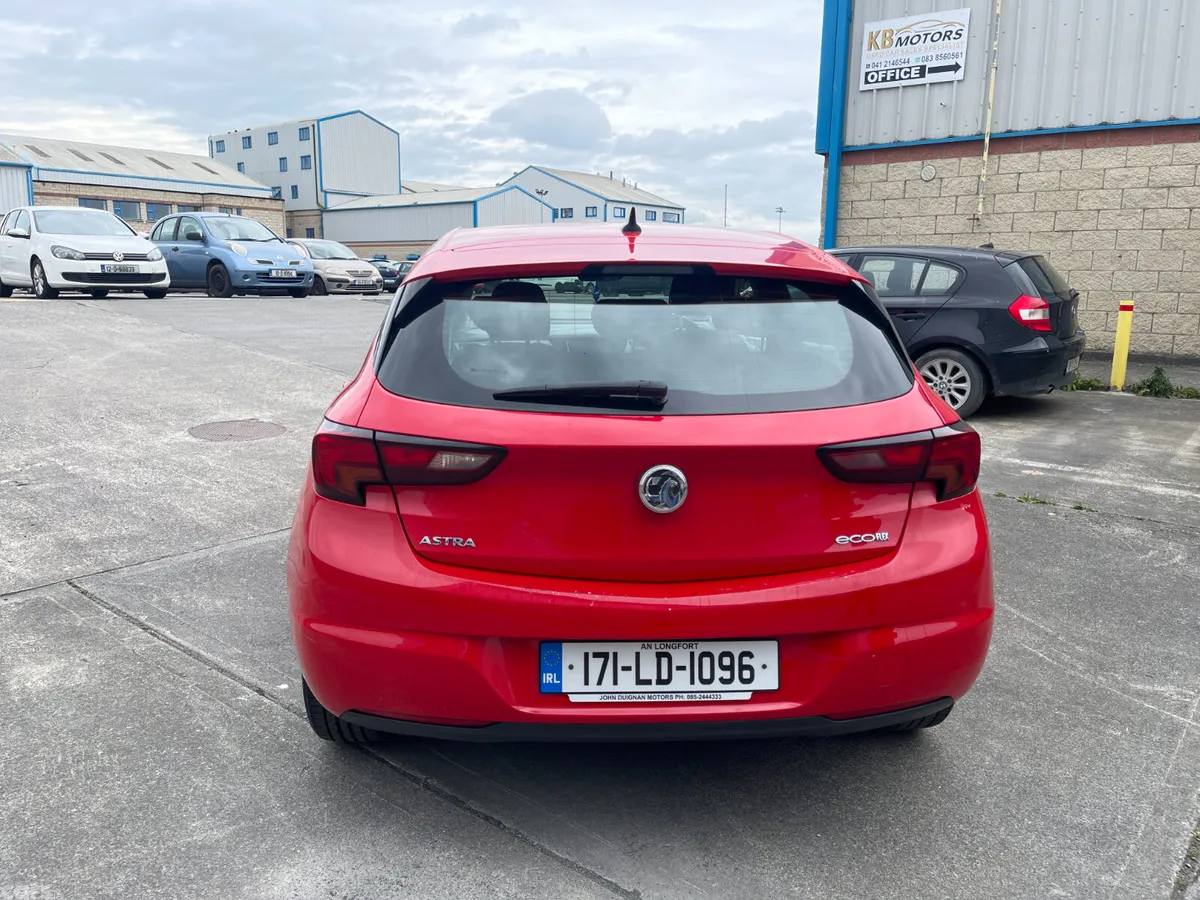 Vauxhall Astra Hatchback, Diesel, 2017, Red