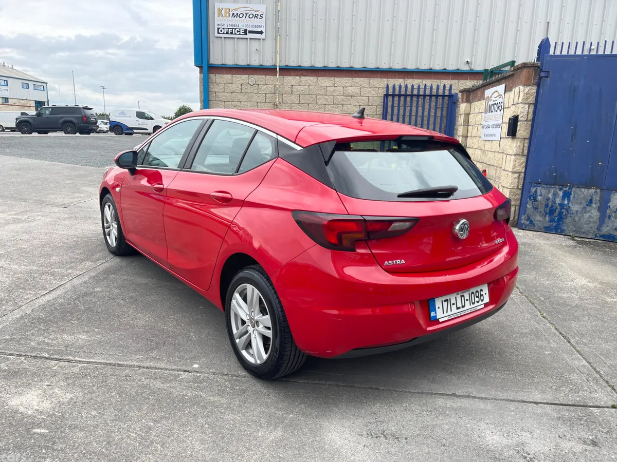 Vauxhall Astra Hatchback, Diesel, 2017, Red