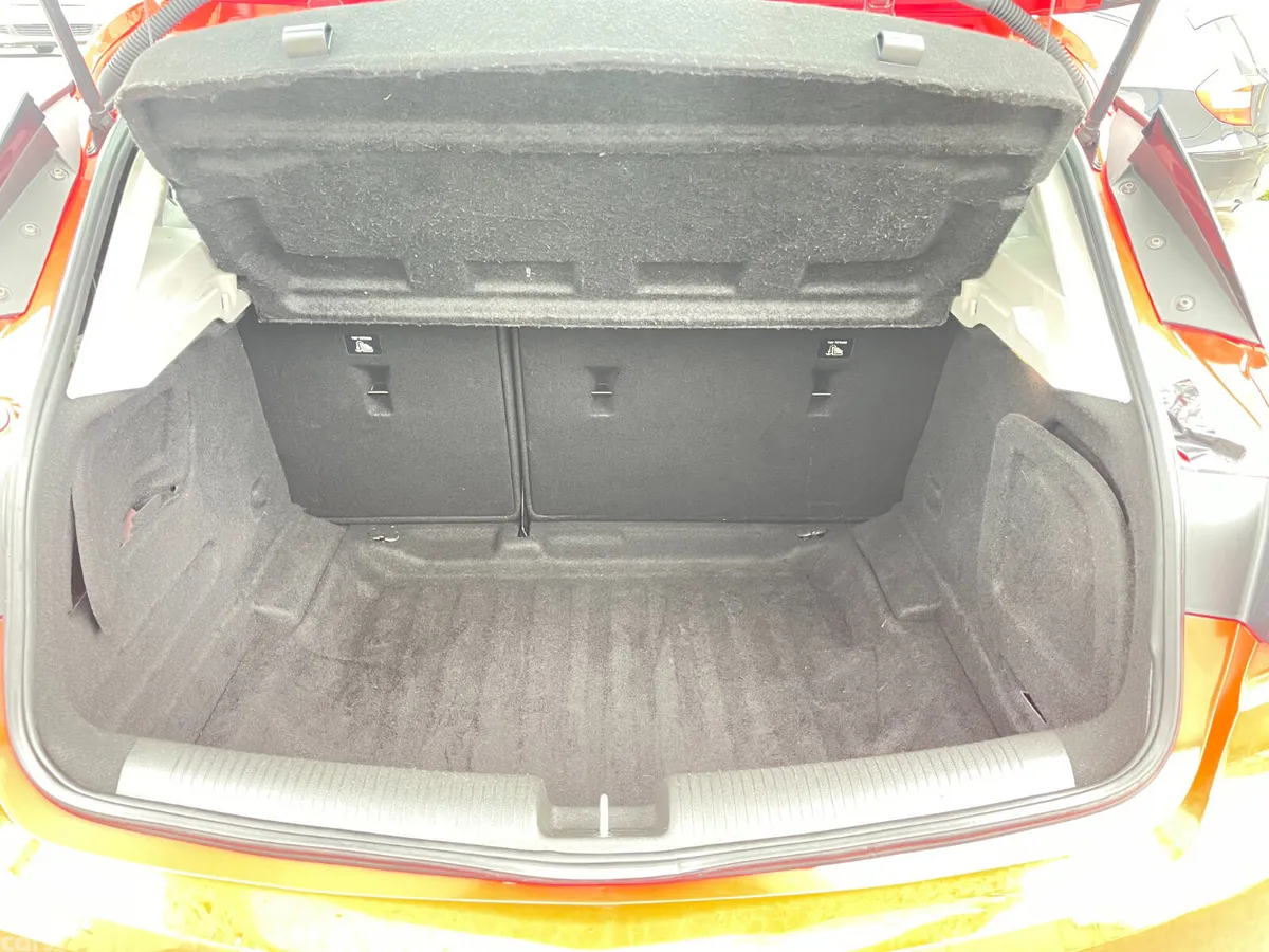 Vauxhall Astra Hatchback, Diesel, 2017, Red