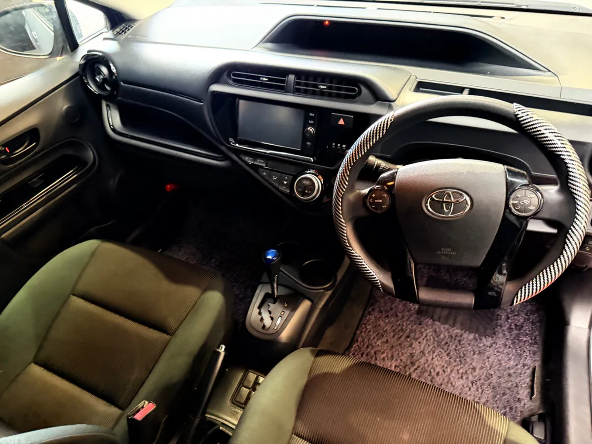 Toyota Aqua Hatchback, Petrol Hybrid, 2017, Silver