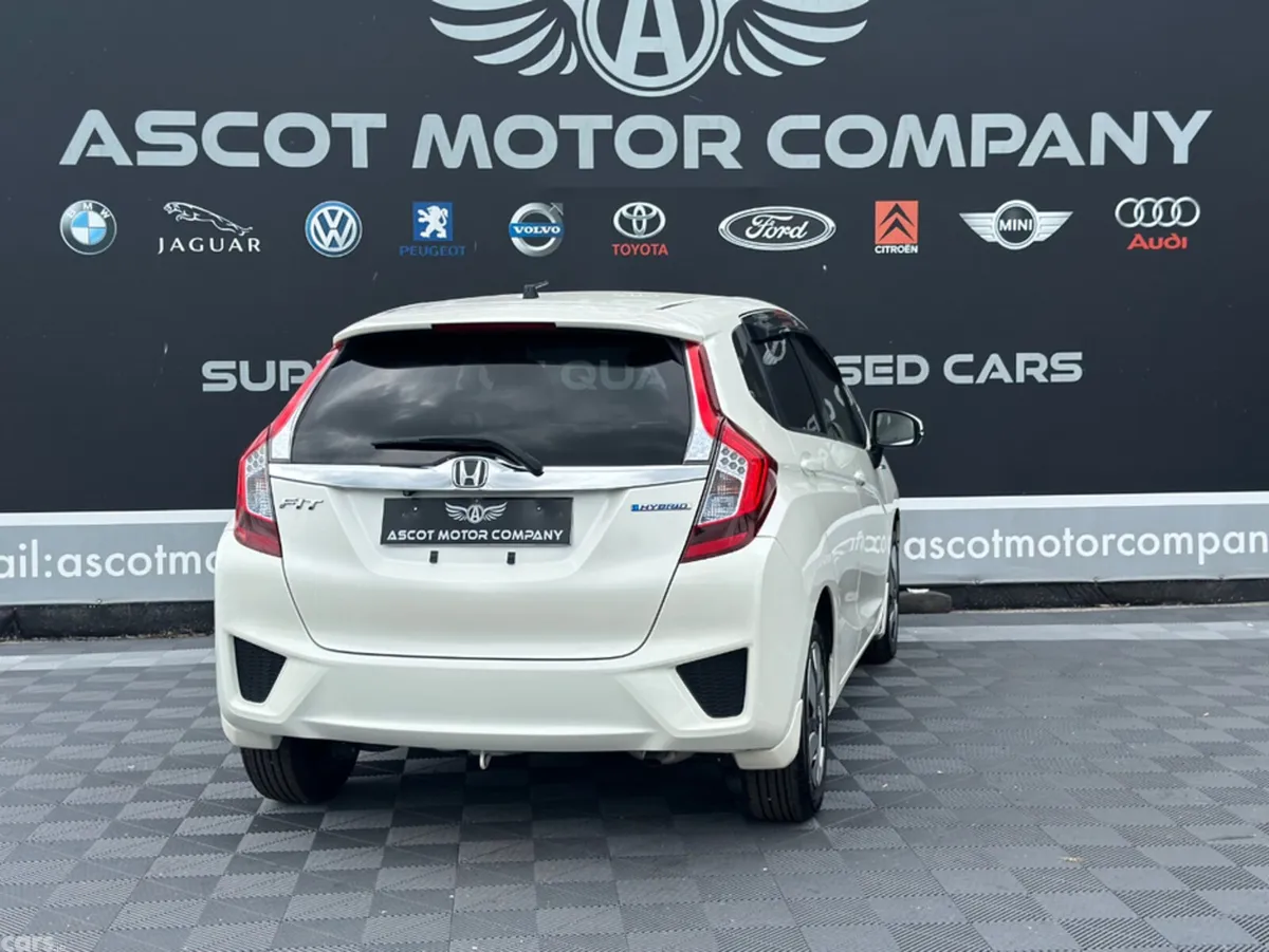 Honda Fit Hatchback, Petrol Hybrid, 2015, White
