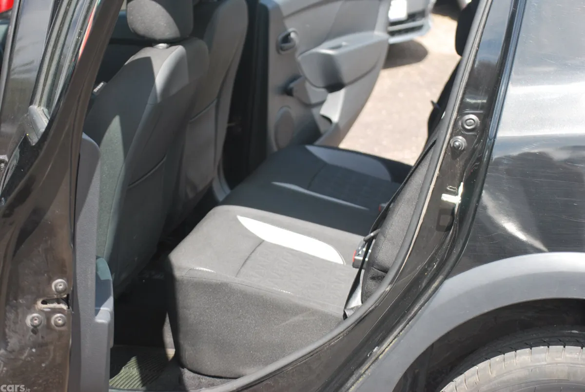 Dacia Sandero Stepway Hatchback, Diesel, 2016, Black