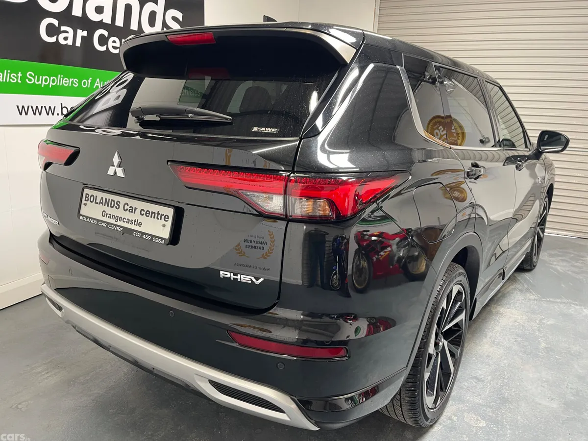Mitsubishi Outlander SUV, Petrol Plug-in Hybrid, 2022, Black