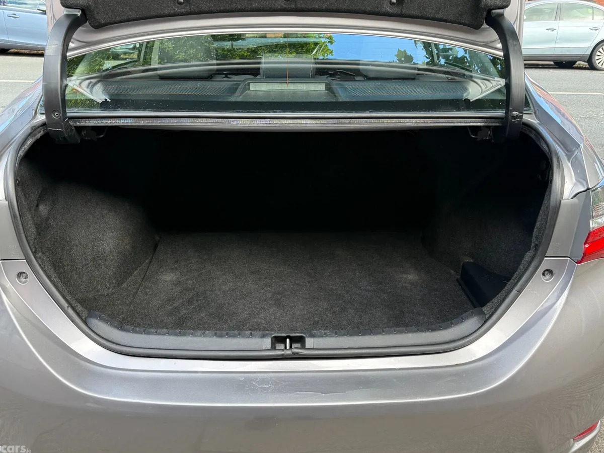 Toyota Corolla Saloon, Petrol, 2018, Grey