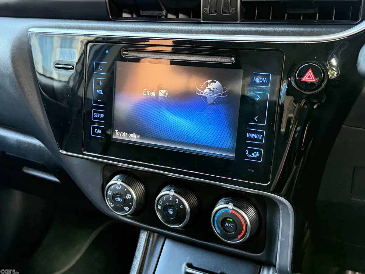 Toyota Corolla Saloon, Petrol, 2018, Grey