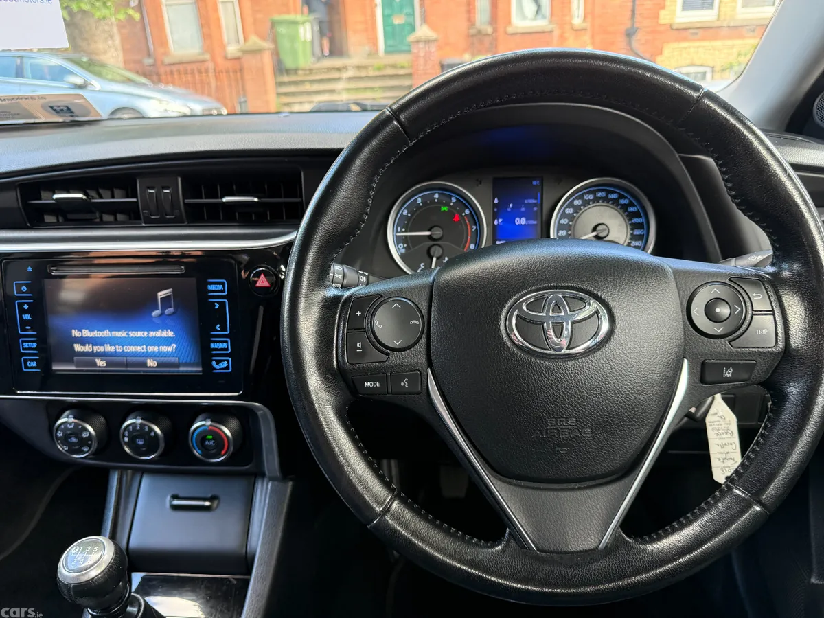 Toyota Corolla Saloon, Petrol, 2018, Grey