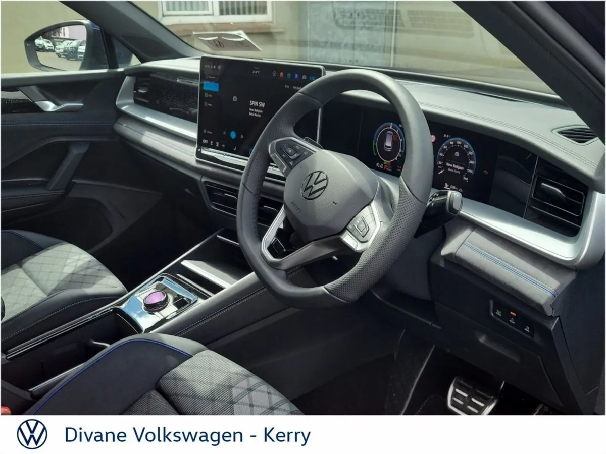 Volkswagen Tayron SUV, Petrol Plug-in Hybrid, 2027, Purple