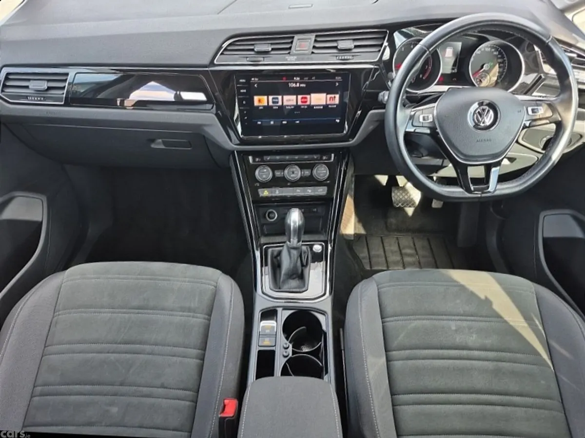 Volkswagen Touran MPV, Petrol, 2018, Black