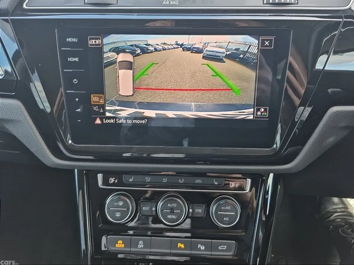 Volkswagen Touran MPV, Petrol, 2018, Black