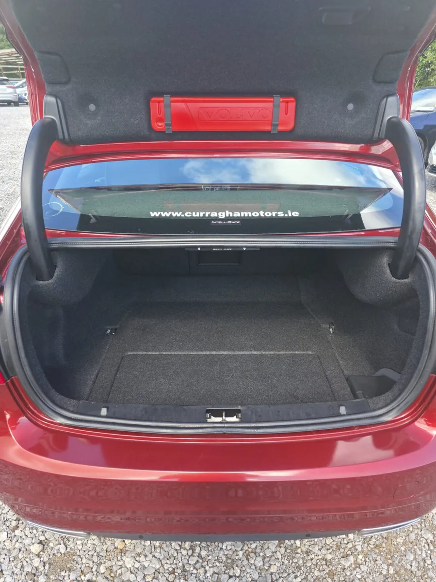 Volvo S60 Saloon, Diesel, 2017, Red