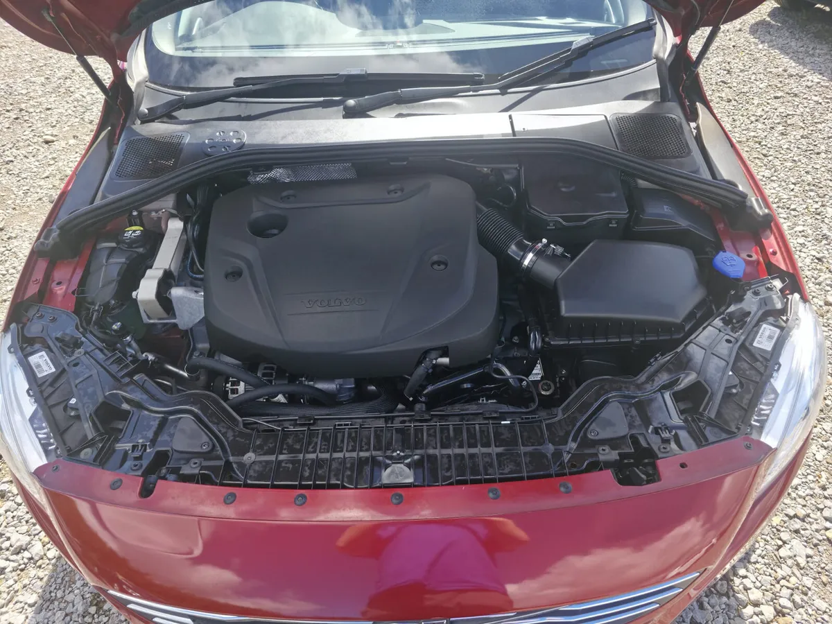 Volvo S60 Saloon, Diesel, 2017, Red