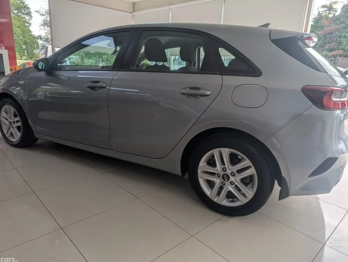 Kia Ceed Hatchback, Diesel, 2019, Grey