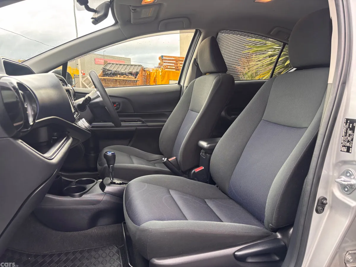 Toyota Aqua Hatchback, Petrol Hybrid, 2017, Silver