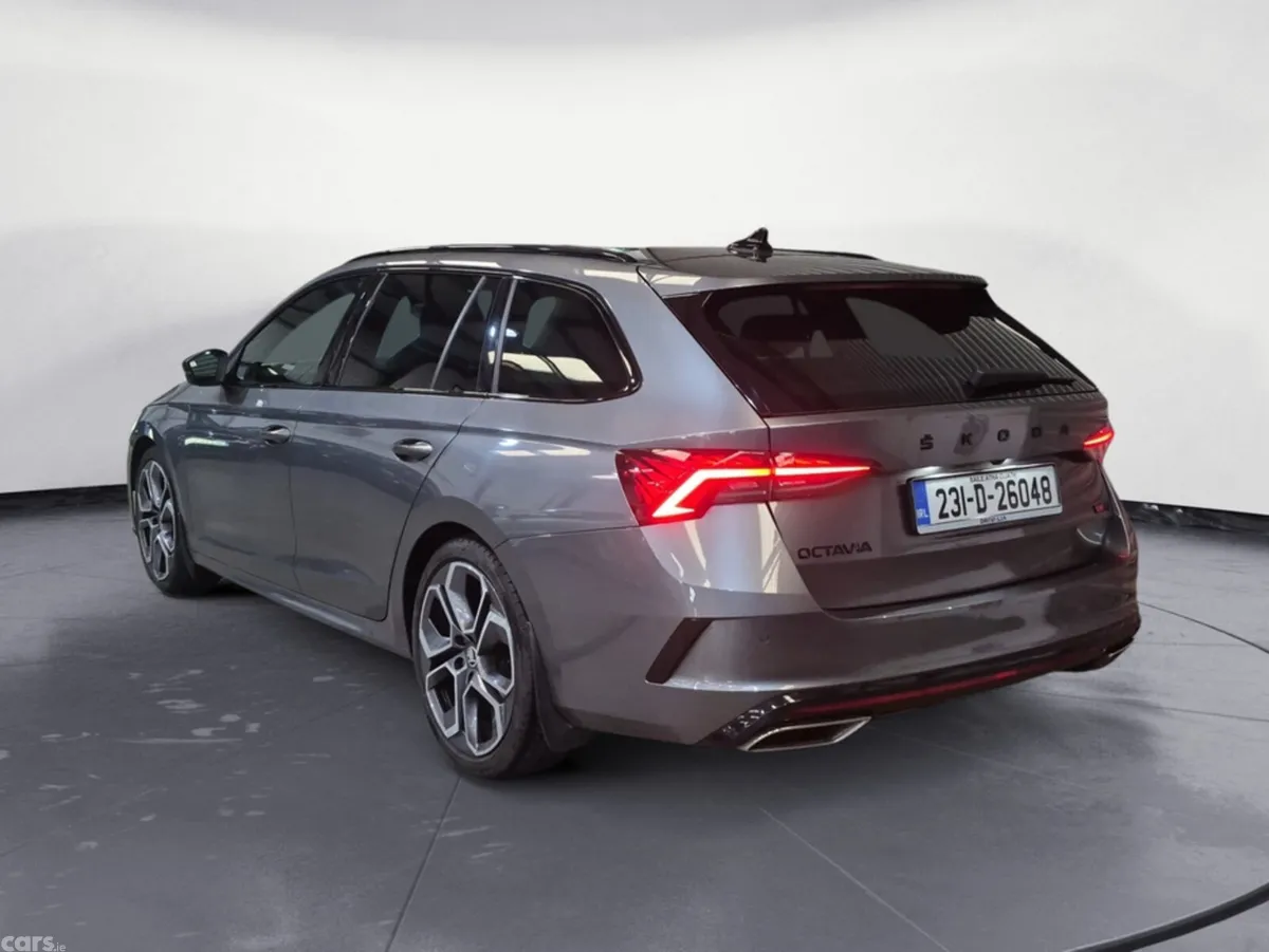 Skoda Octavia Estate, Diesel, 2023, Grey