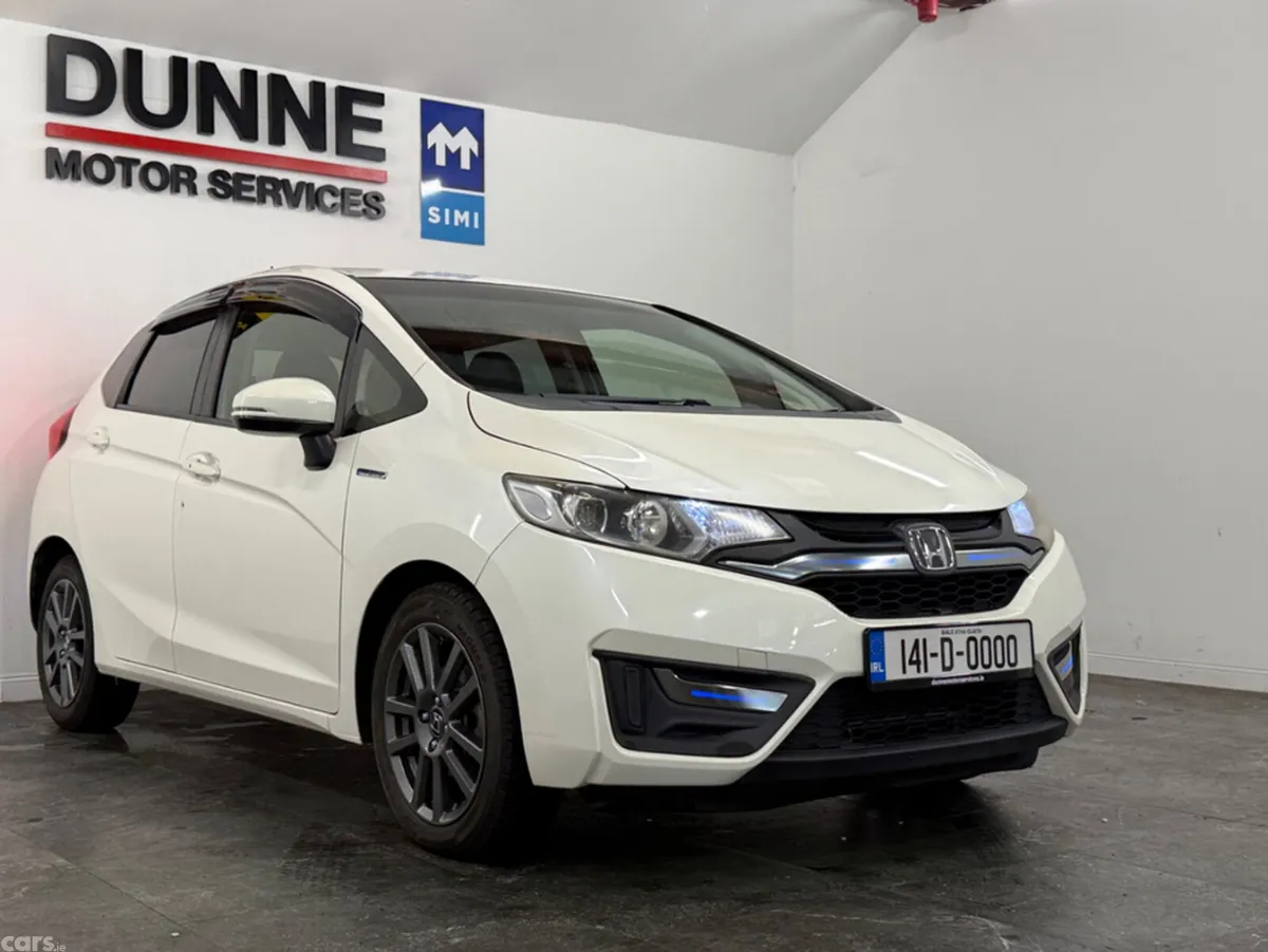 Honda Fit Hatchback, Petrol Hybrid, 2014, White