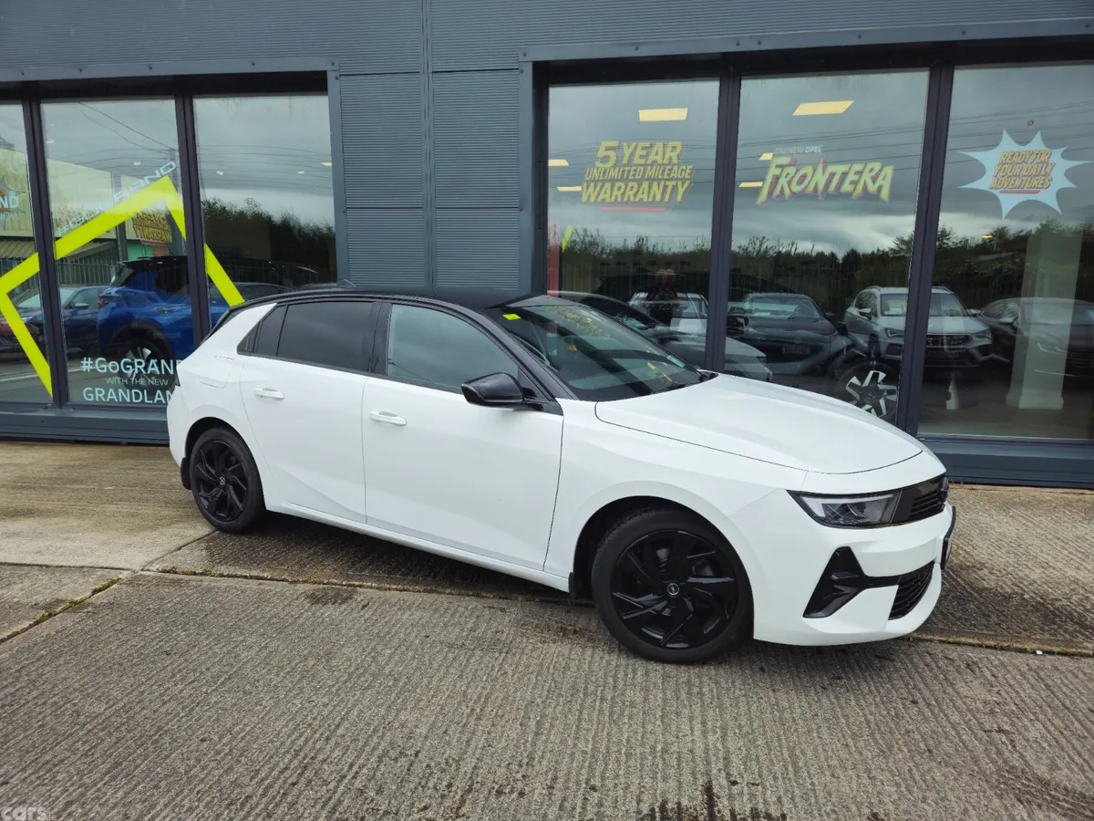 Opel Astra Hatchback, Petrol, 2023, White