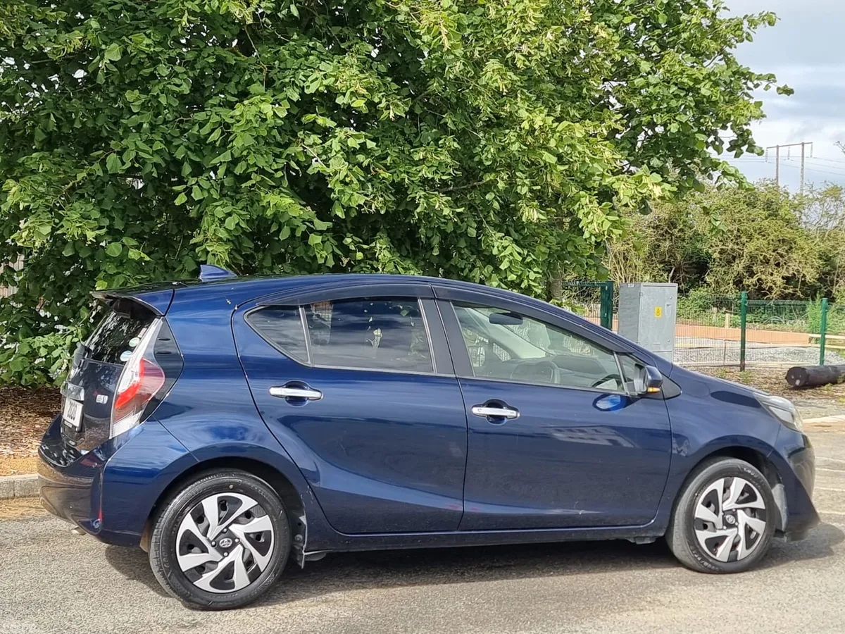 Toyota Aqua Hatchback, Petrol Hybrid, 2020, Blue