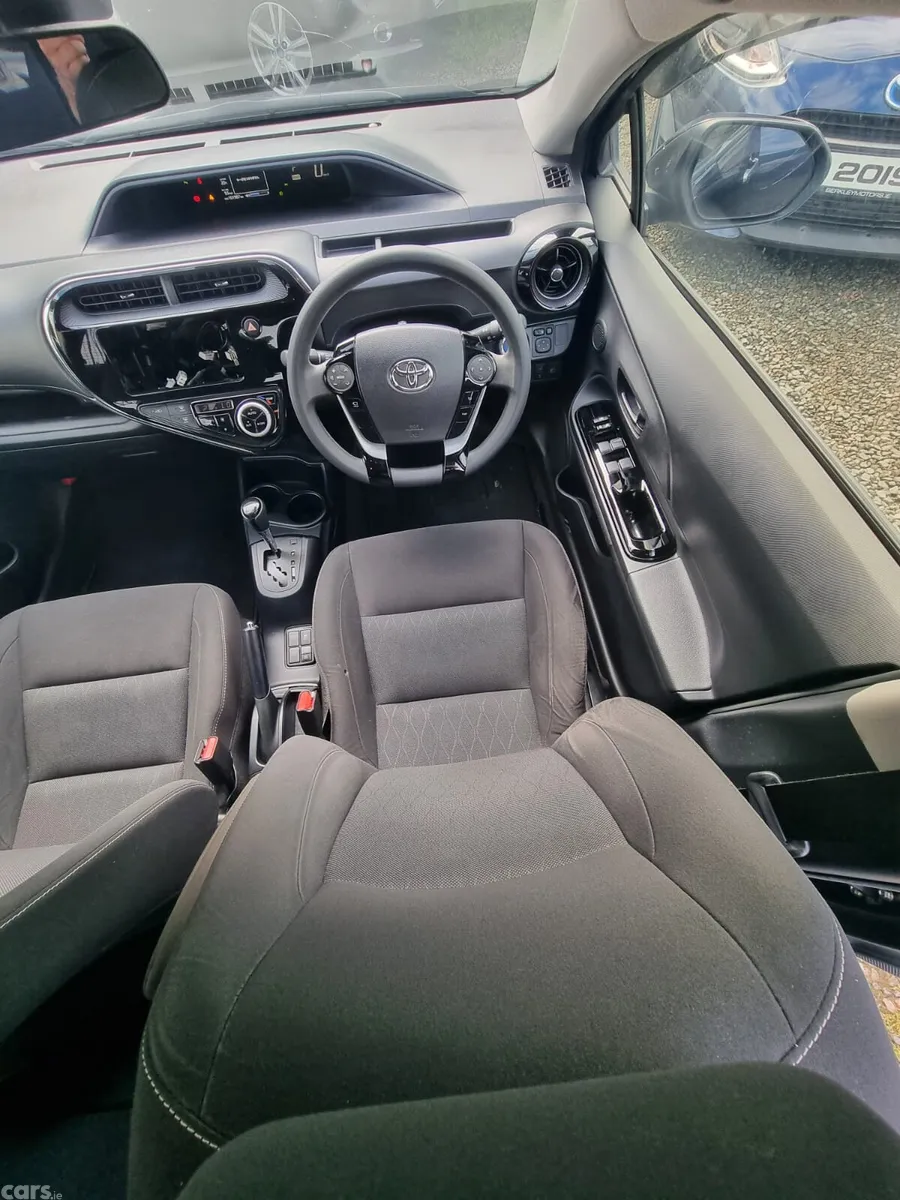 Toyota Aqua Hatchback, Petrol Hybrid, 2020, Blue