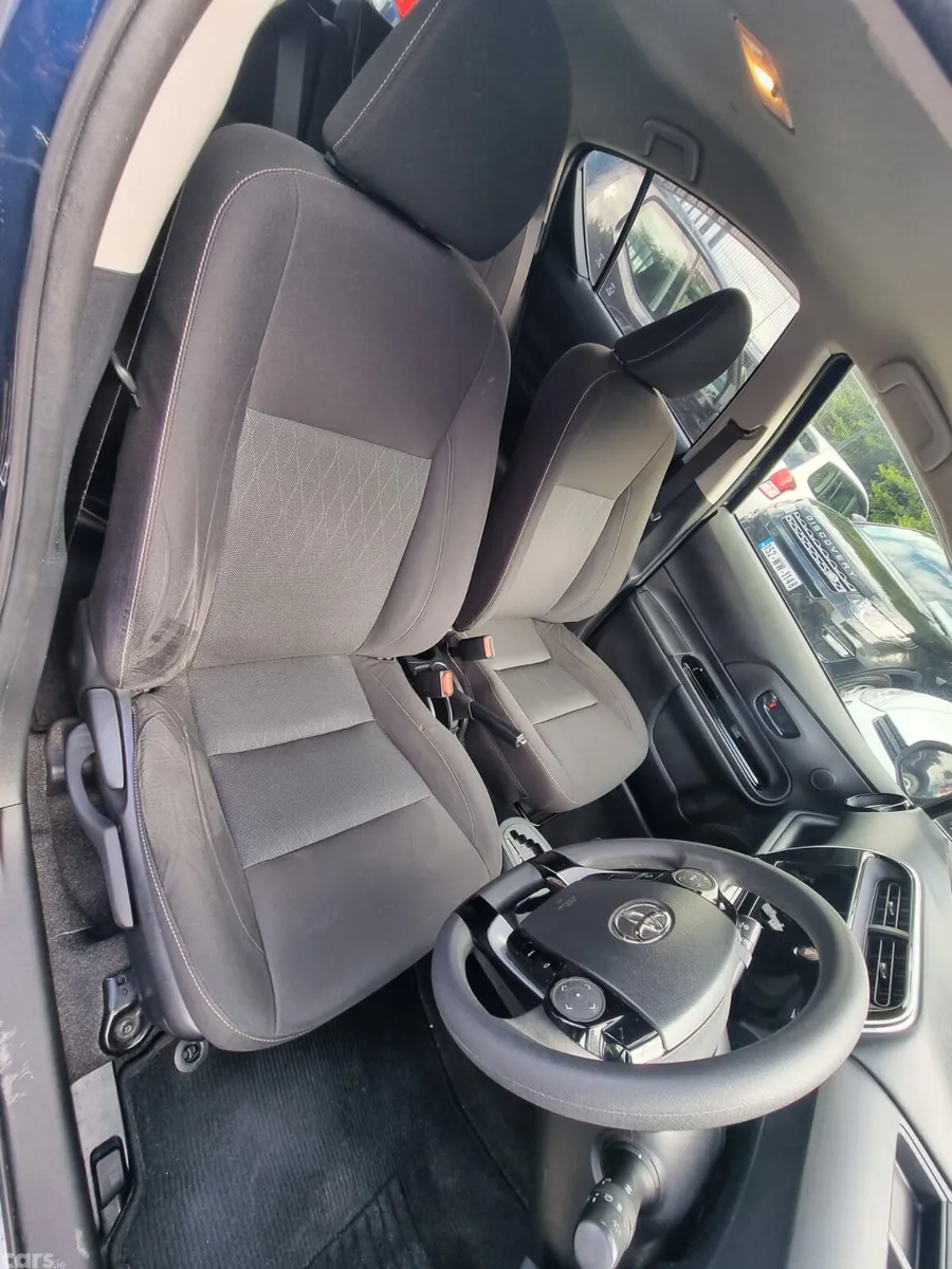 Toyota Aqua Hatchback, Petrol Hybrid, 2020, Blue