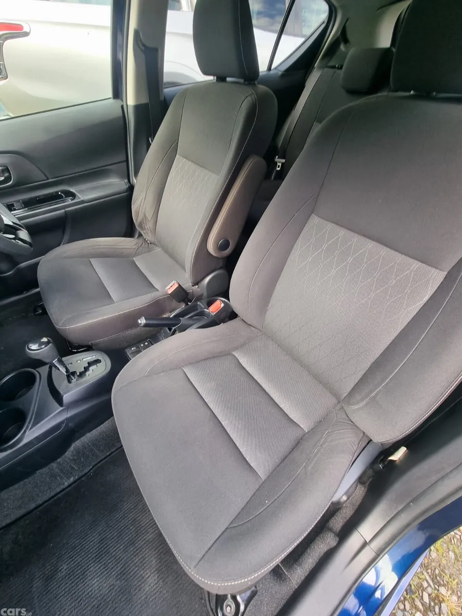 Toyota Aqua Hatchback, Petrol Hybrid, 2020, Blue