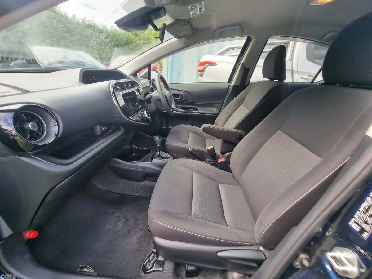 Toyota Aqua Hatchback, Petrol Hybrid, 2020, Blue
