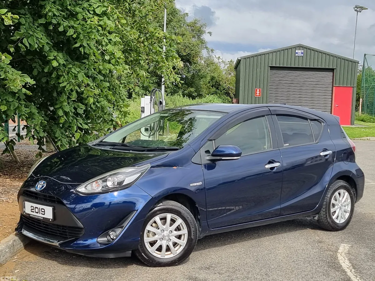 Toyota Aqua Hatchback, Petrol Hybrid, 2019, Blue