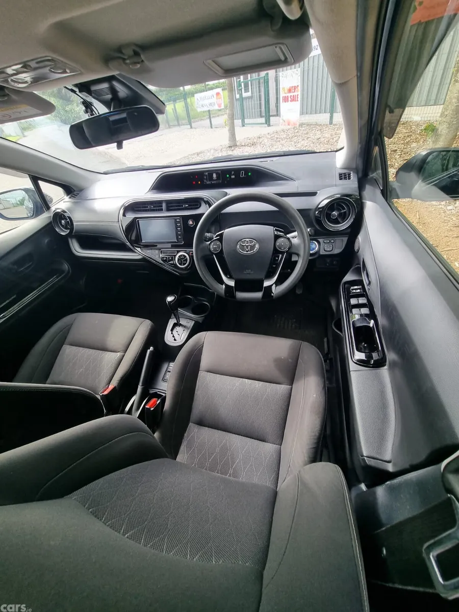 Toyota Aqua Hatchback, Petrol Hybrid, 2019, Blue