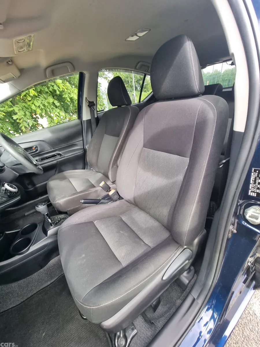 Toyota Aqua Hatchback, Petrol Hybrid, 2019, Blue
