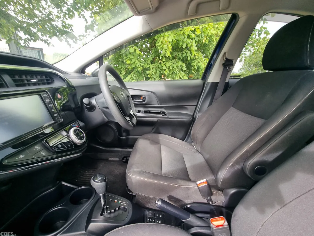 Toyota Aqua Hatchback, Petrol Hybrid, 2019, Blue