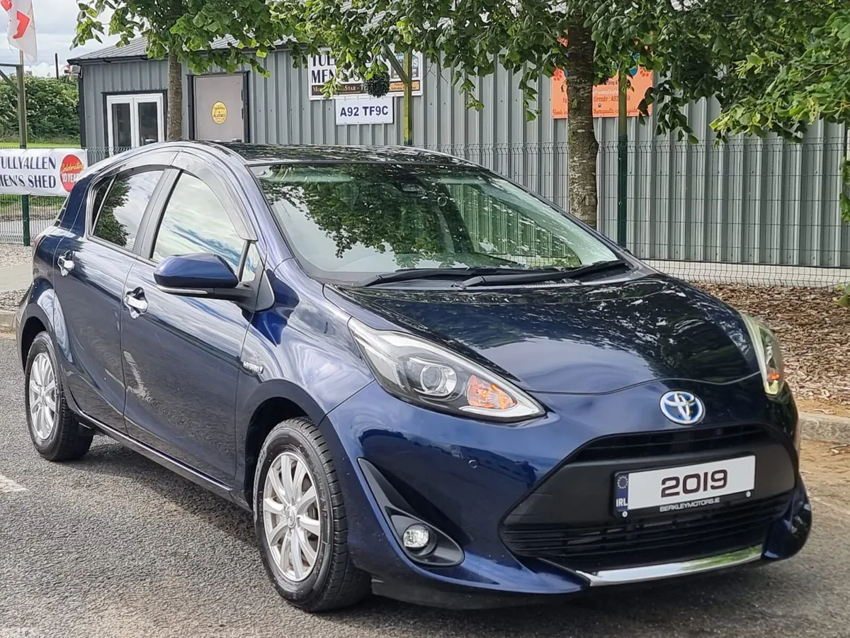 Toyota Aqua Hatchback, Petrol Hybrid, 2019, Blue