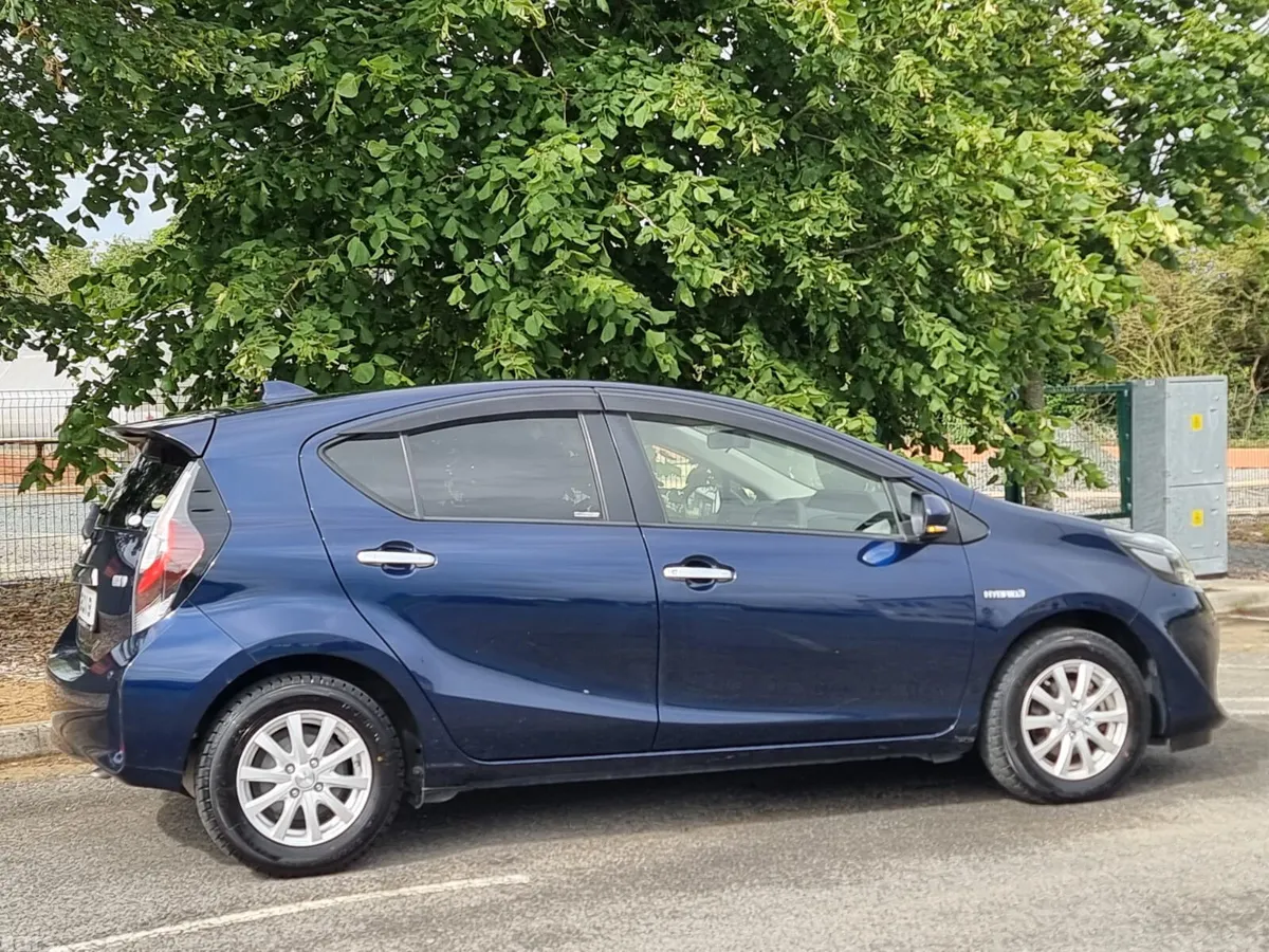 Toyota Aqua Hatchback, Petrol Hybrid, 2019, Blue