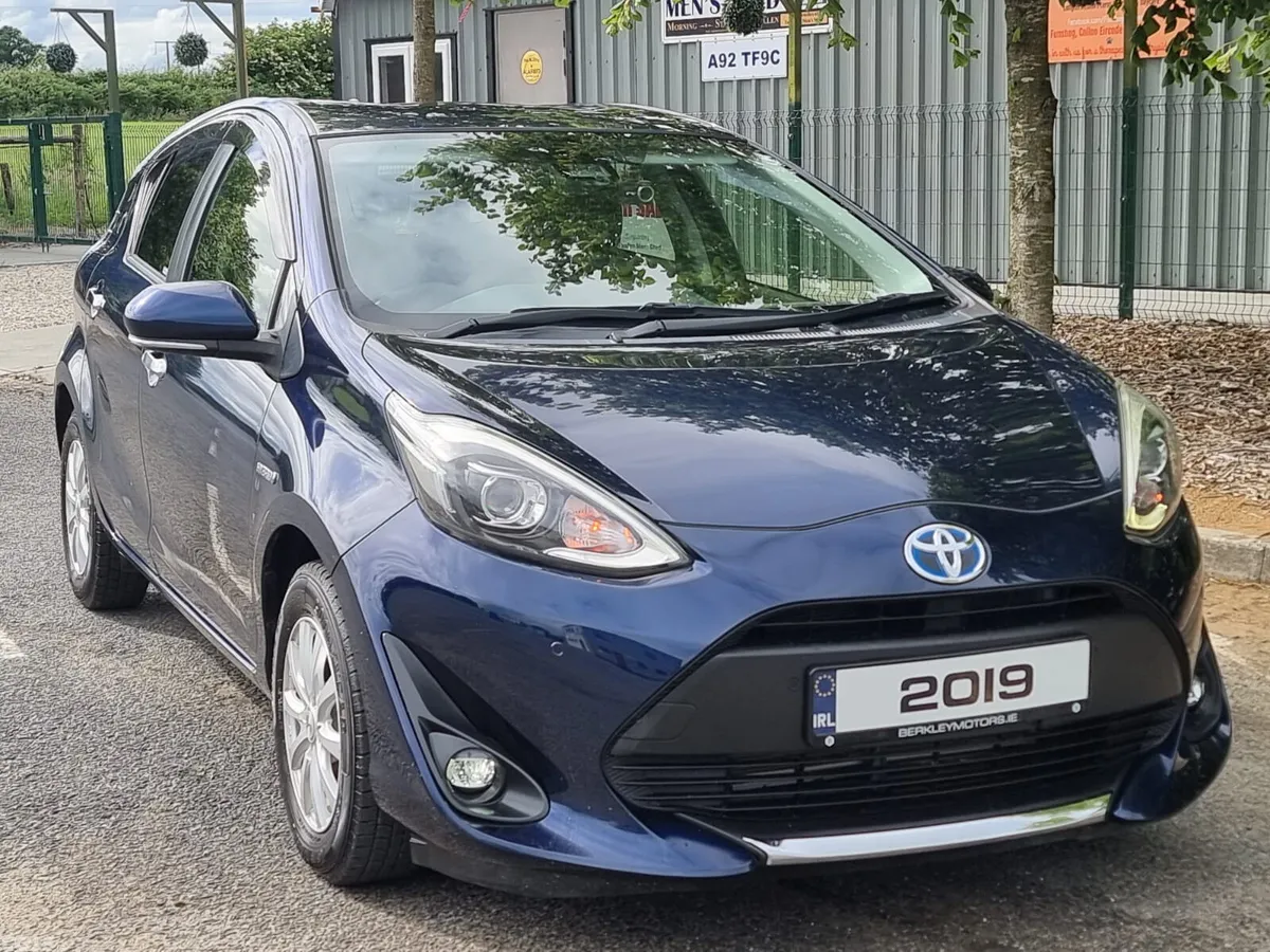 Toyota Aqua Hatchback, Petrol Hybrid, 2019, Blue