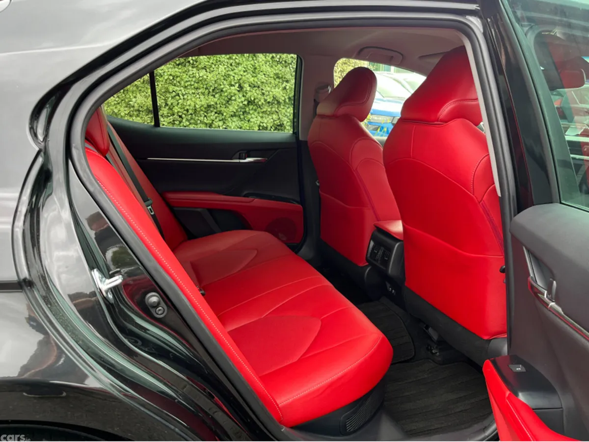 Toyota Camry Saloon, Petrol Hybrid, 2021, Black
