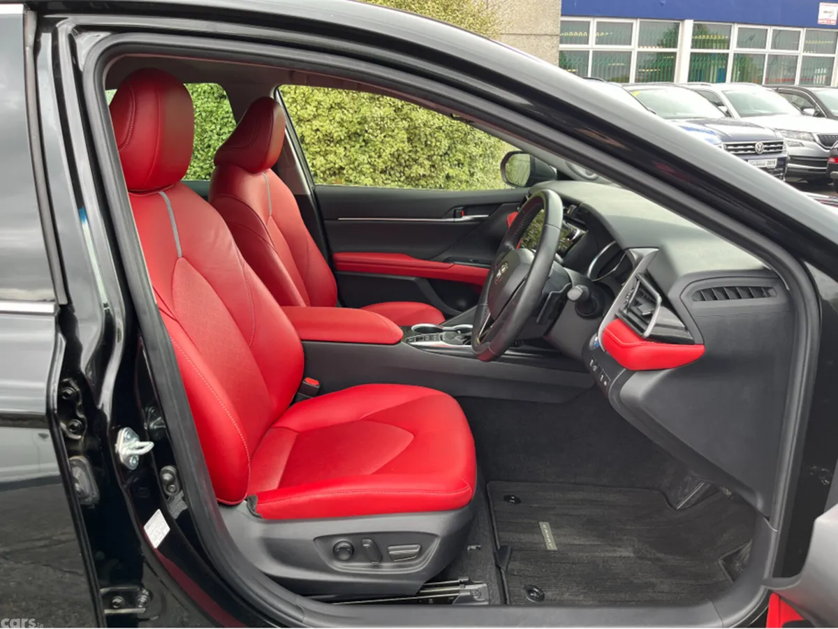 Toyota Camry Saloon, Petrol Hybrid, 2021, Black