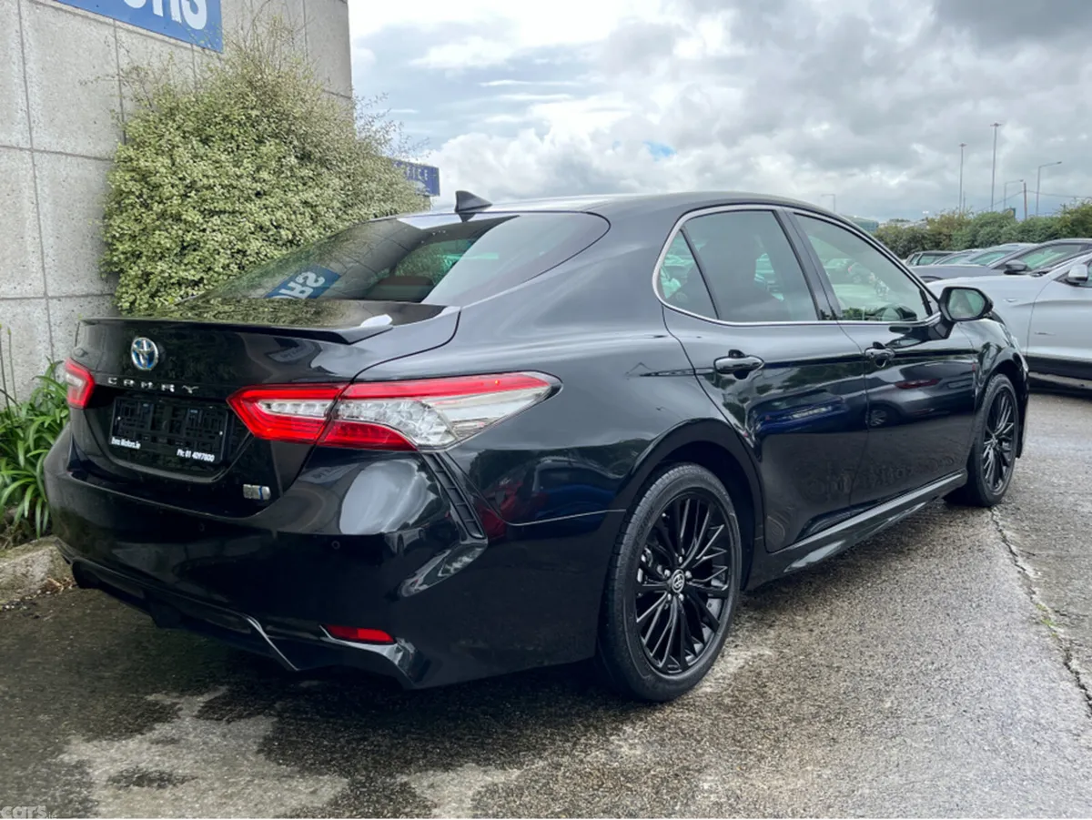 Toyota Camry Saloon, Petrol Hybrid, 2021, Black