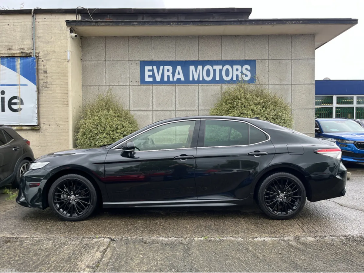 Toyota Camry Saloon, Petrol Hybrid, 2021, Black