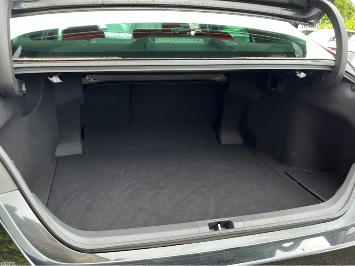 Toyota Camry Saloon, Petrol Hybrid, 2021, Black