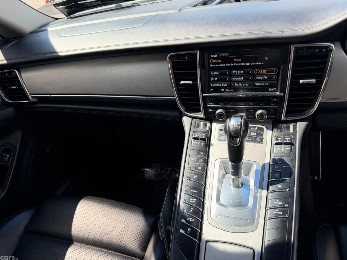 Porsche Panamera Hatchback, Petrol Plug-in Hybrid, 2015, White