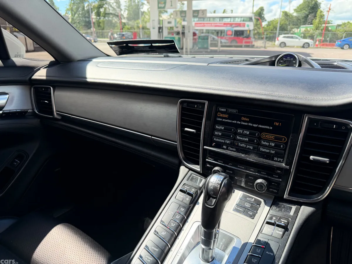 Porsche Panamera Hatchback, Petrol Plug-in Hybrid, 2015, White