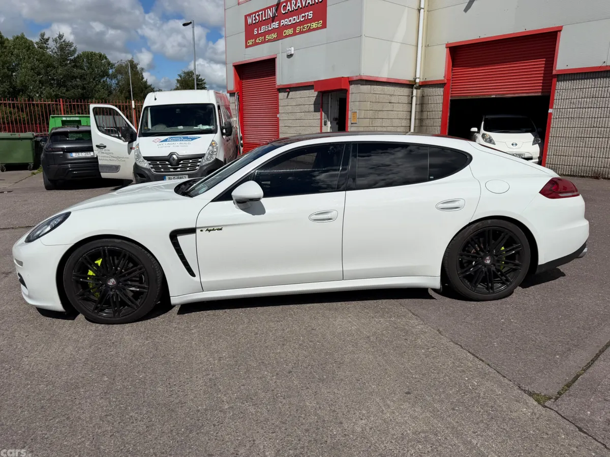 Porsche Panamera Hatchback, Petrol Plug-in Hybrid, 2015, White