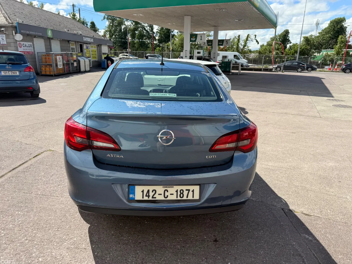 Opel Astra Saloon, Diesel, 2014, Blue