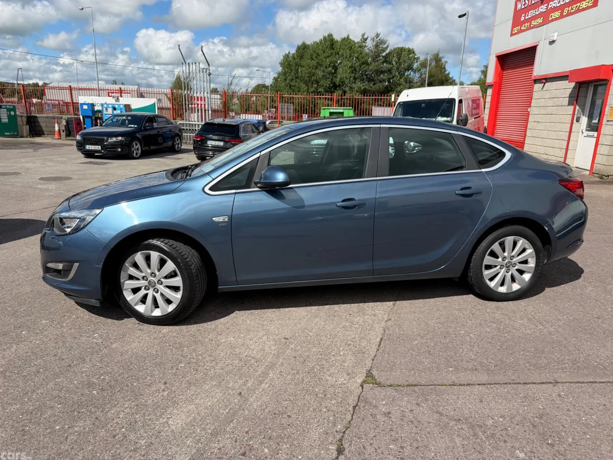 Opel Astra Saloon, Diesel, 2014, Blue