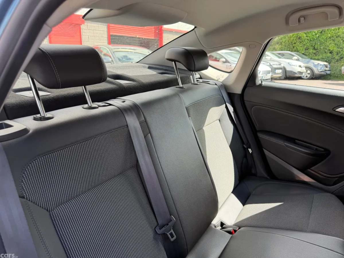 Opel Astra Saloon, Diesel, 2014, Blue
