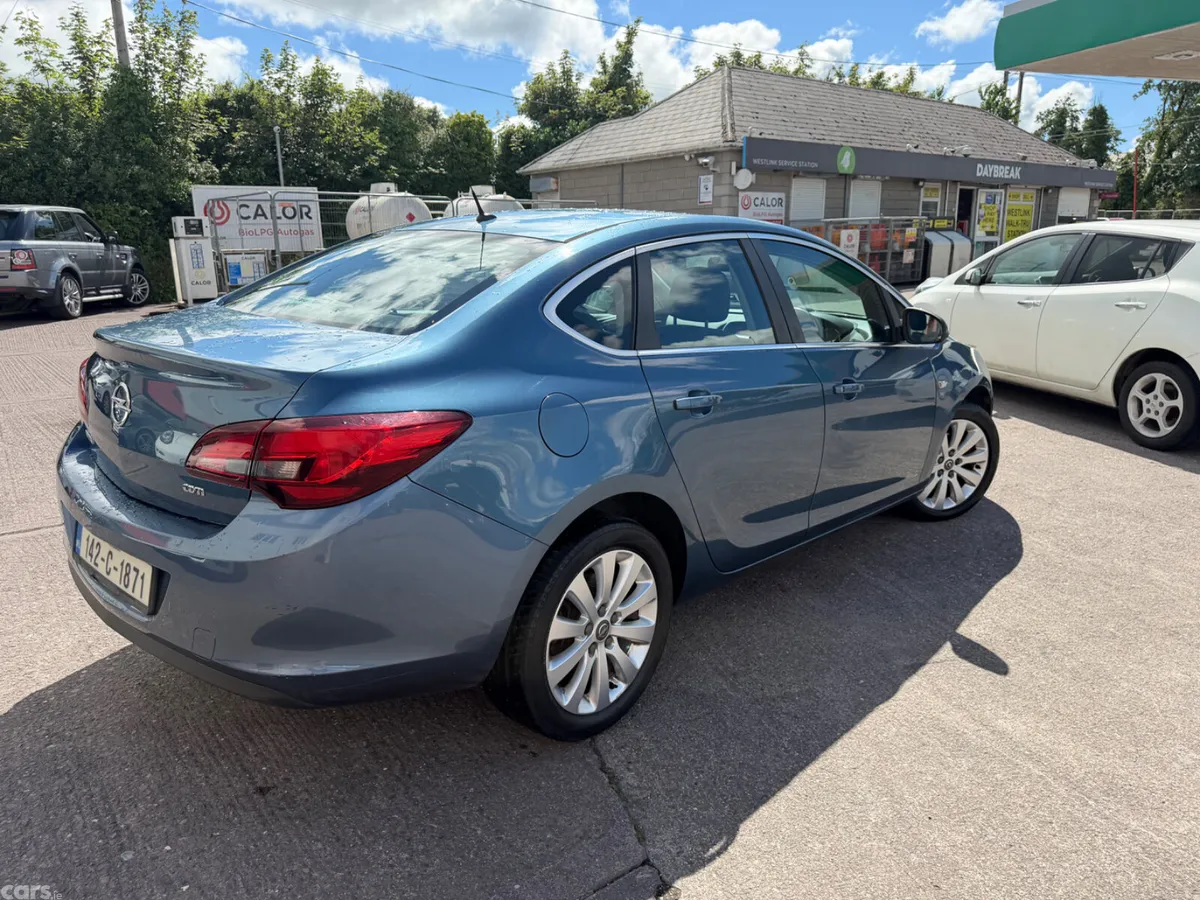 Opel Astra Saloon, Diesel, 2014, Blue