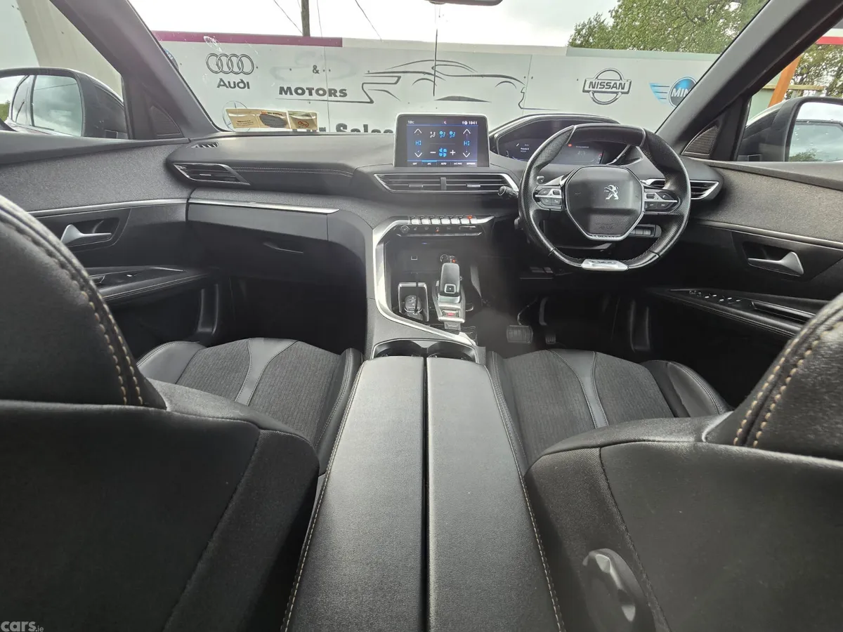 Peugeot 3008 MPV, Diesel, 2020, Red