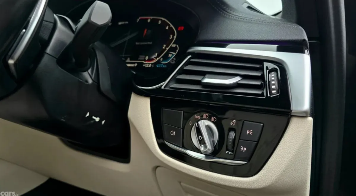 BMW 5-Series Saloon, Petrol Plug-in Hybrid, 2020, Grey