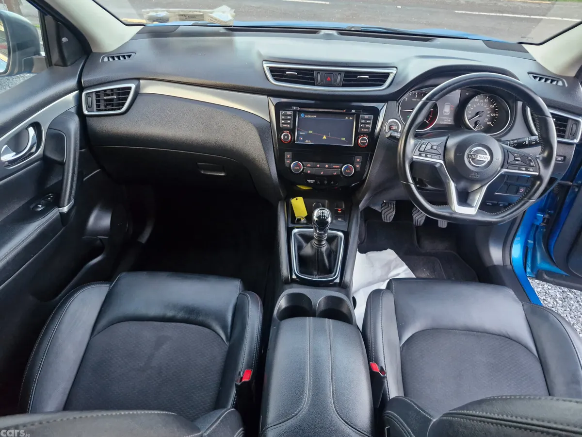 Nissan Qashqai Hatchback, Diesel, 2018, Blue