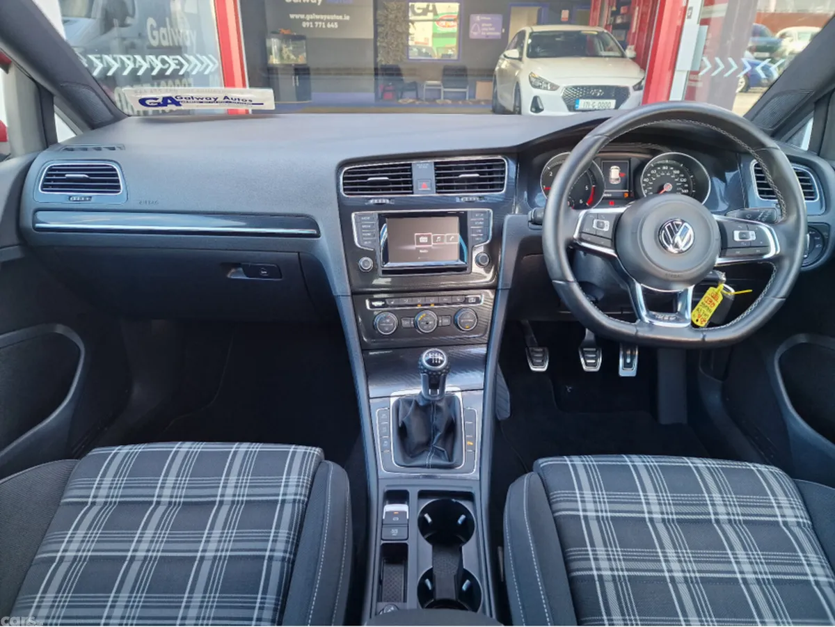 Volkswagen Golf Hatchback, Diesel, 2014, Red